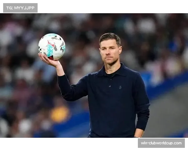 阿隆索更衣室管理遇挑战 皇马帅位危机决策压力增大